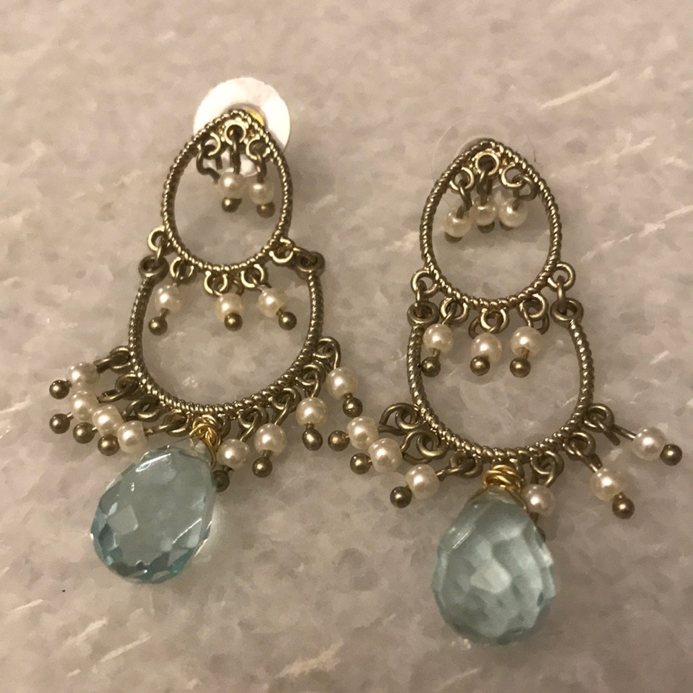 Gorgeous chandelier earrings with tiny pearls